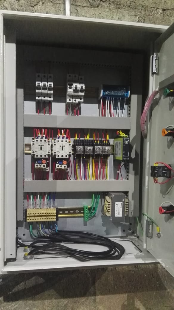 Tablero de fuerza y control